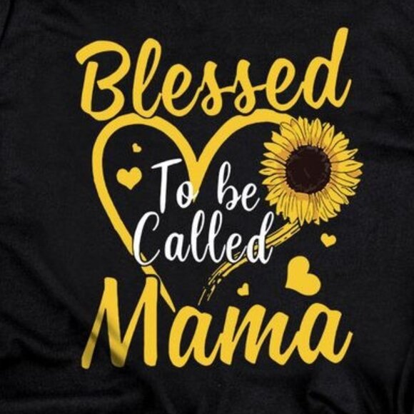 Blessed To Be Called Mama Heart Sunflower T-shirt - Picture 2 of 3